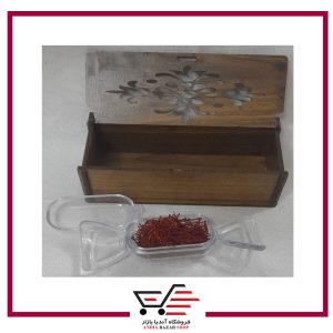 زعفران نگین ممتاز کادویی طرح آبنبات دارای جعبه چوبی